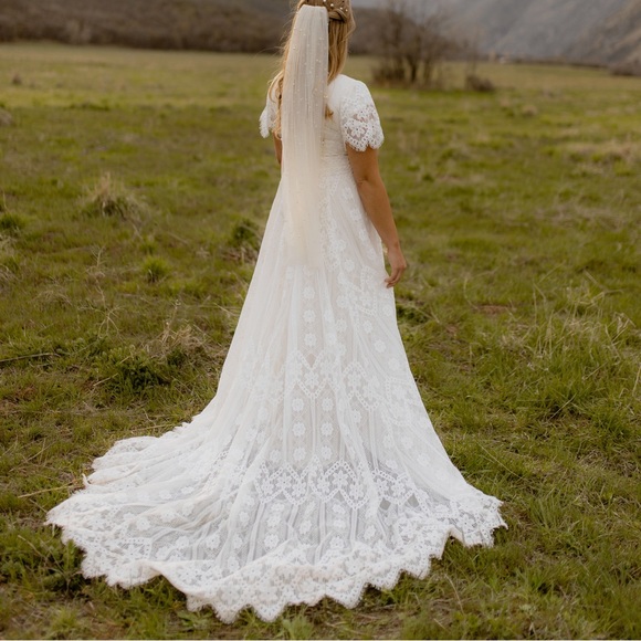 Modest boho ethereal lace wedding dress. - Picture 1 of 4